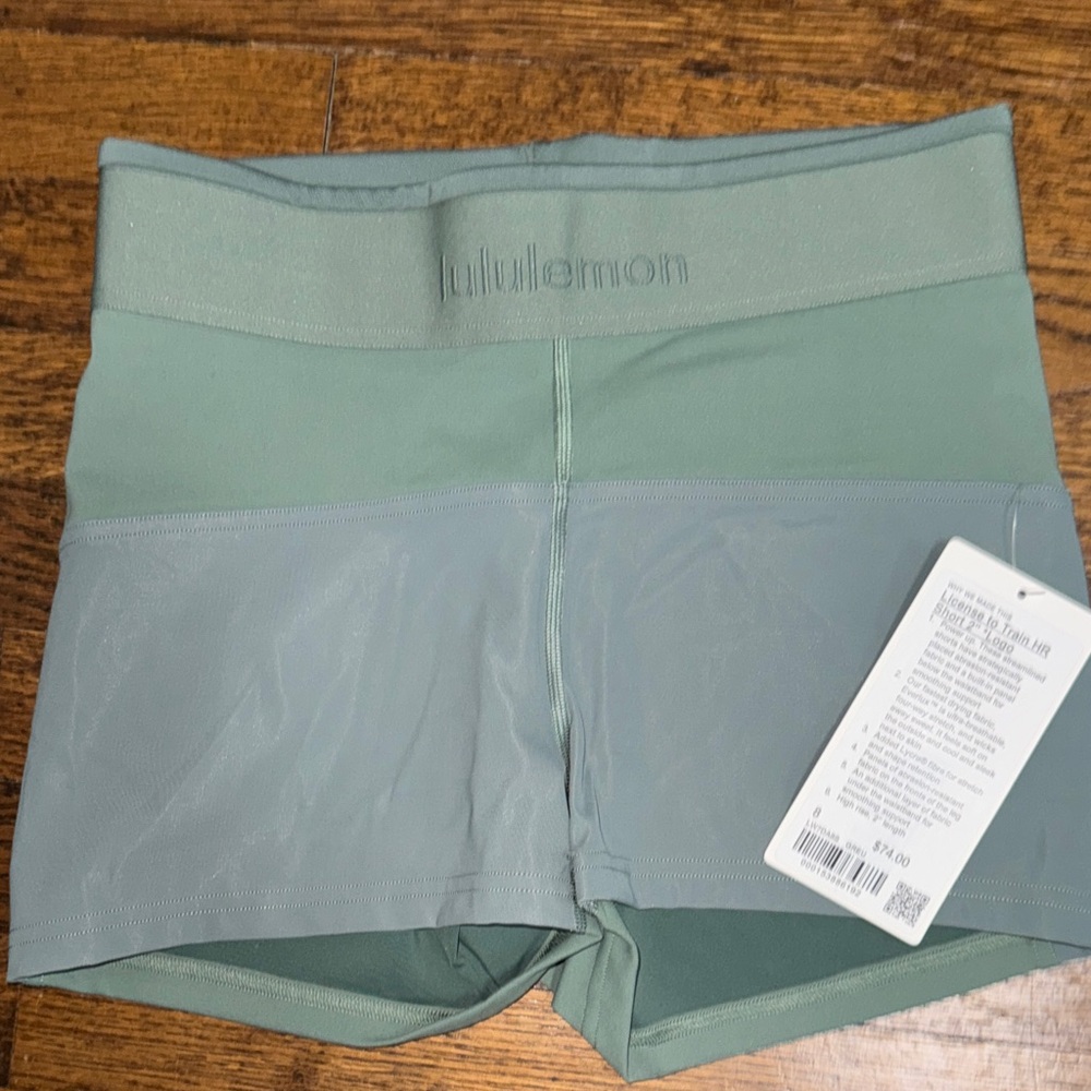 NWT lululemon license to Tain HR short 2” Logo size 8 - Picture 4 of 9